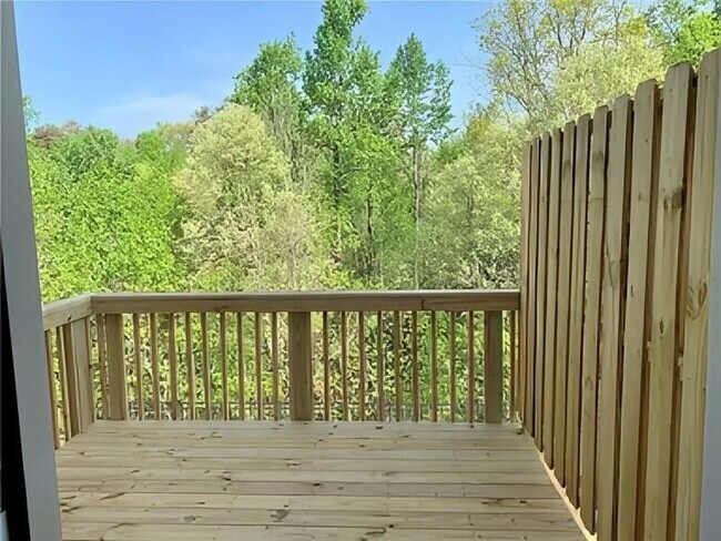 Building Photo - 1327 Elderwood Way