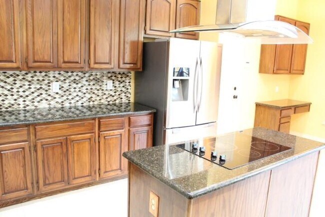 Building Photo - 1013 Stone Gate Dr