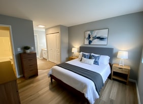 Building Photo - 12765 W Hampton Ave