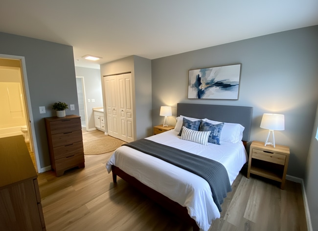 Building Photo - 12765 W Hampton Ave