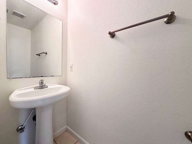 Building Photo - Beautiful 3-Bedroom, 2.5-Bath Condo with Modern Comforts!