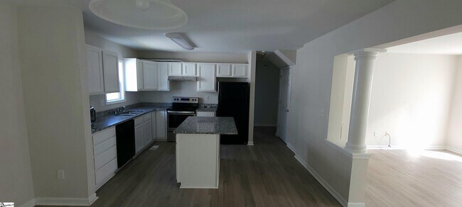 Building Photo - 107 Asteria St