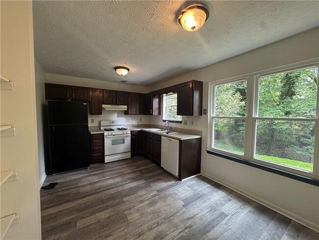 Building Photo - 2215 Laurel Mill Way
