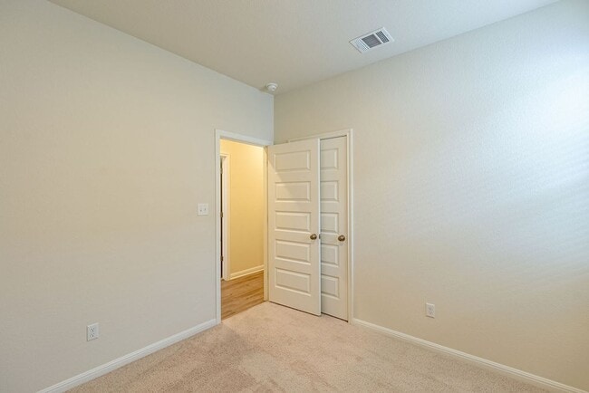 Building Photo - 10609 Best Bet Dr