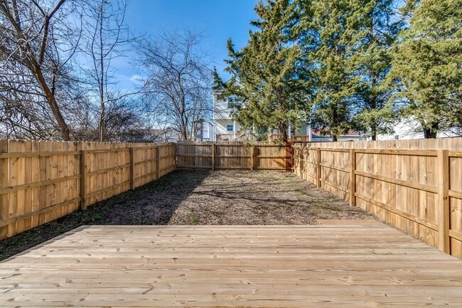 Building Photo - 1603 Porter Ave