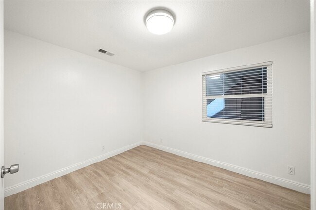 Building Photo - 352 Y Pl