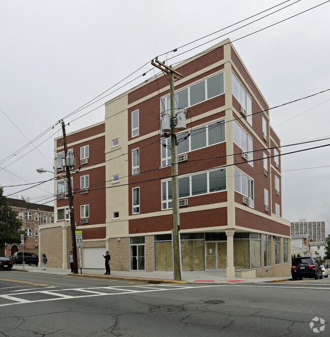 Primary Photo - 182-186 Anderson Ave