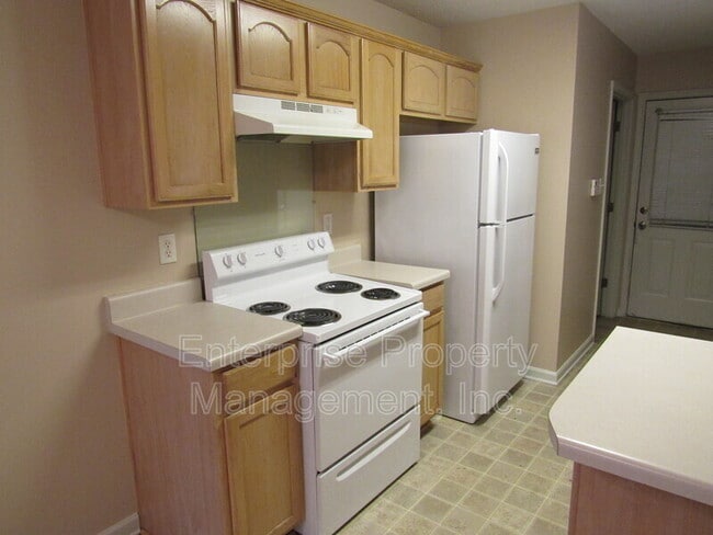 Building Photo - 9740 Riggin Dr