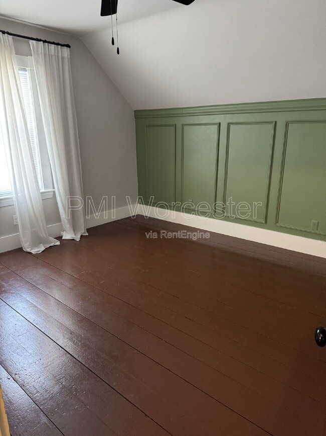 Building Photo - 161 Lincoln St