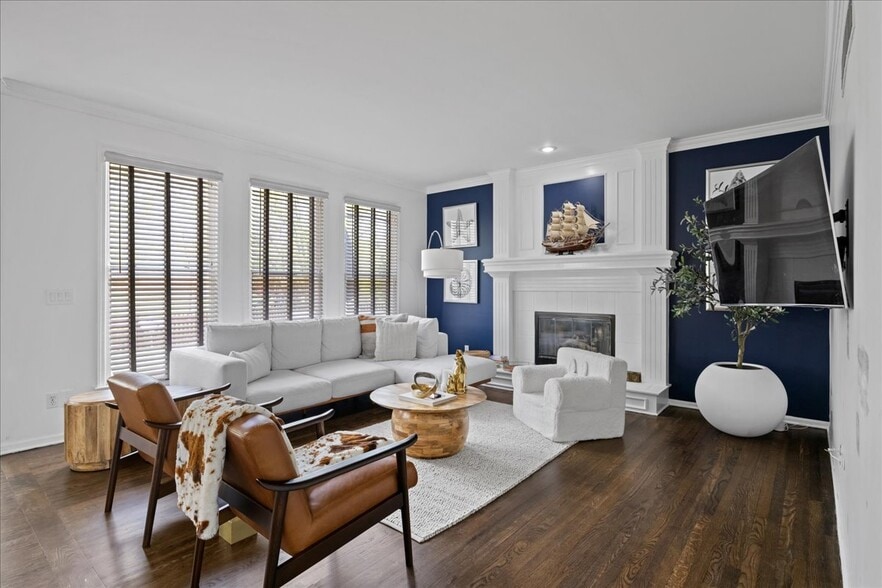 Living Area - 8004 W 146th St