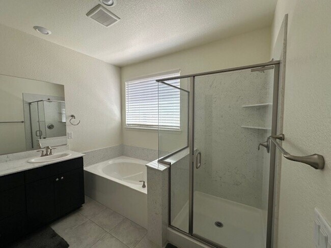Building Photo - 6251 Bucking Horse Dr