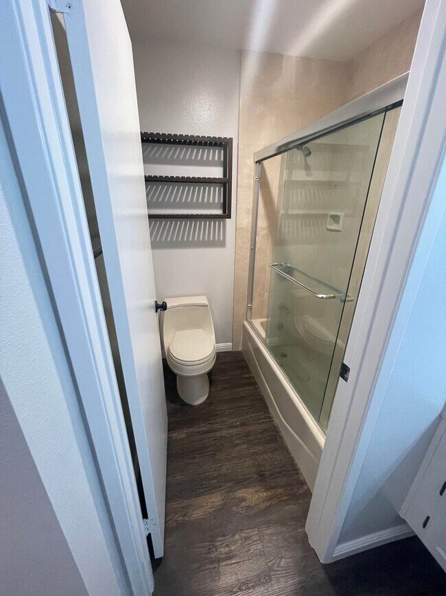 Building Photo - **Coming Soon** 2-Level Loft Condo with Re...