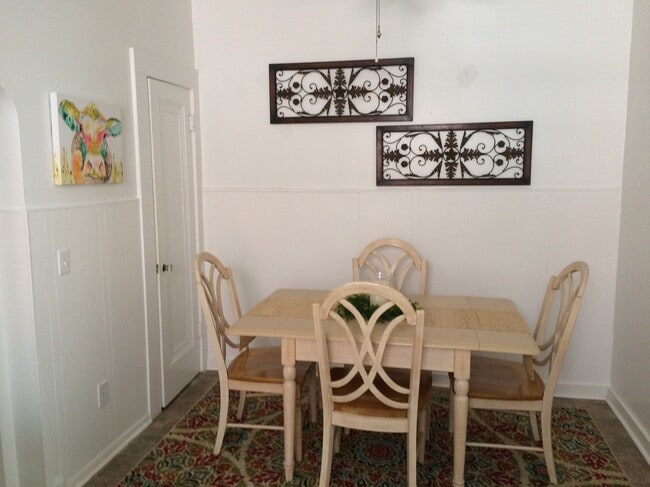 Building Photo - 1532 Burney Lane