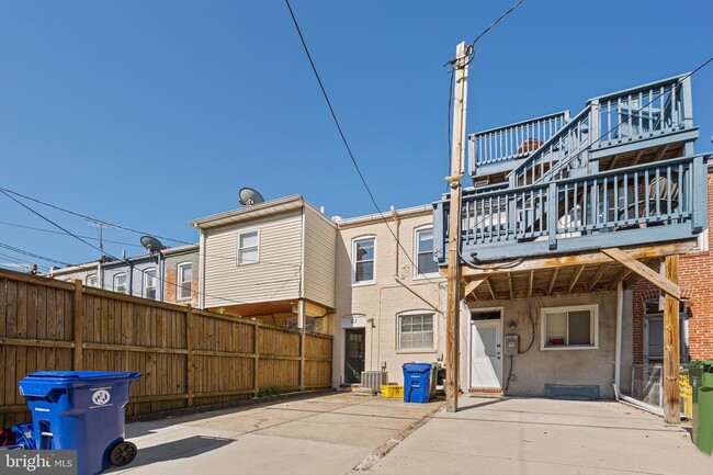 Building Photo - 21 S Decker Ave