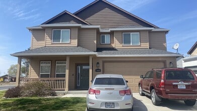 Building Photo - 3808 Lakeport Ln