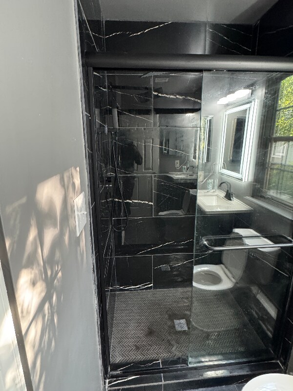 Building Photo - 5372 Bedford Terrace
