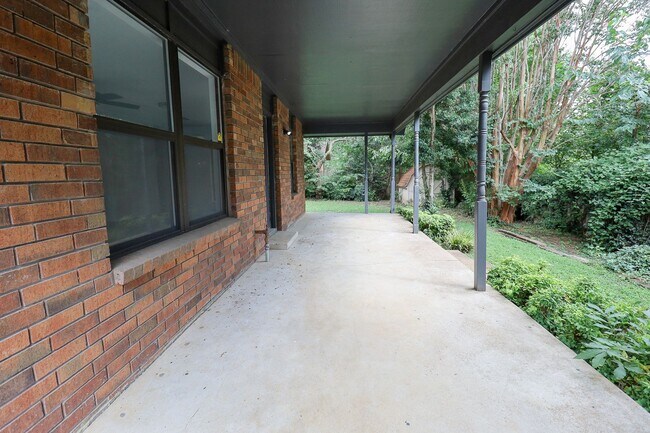Building Photo - 3 Bed | 2 Bath | South Tulsa