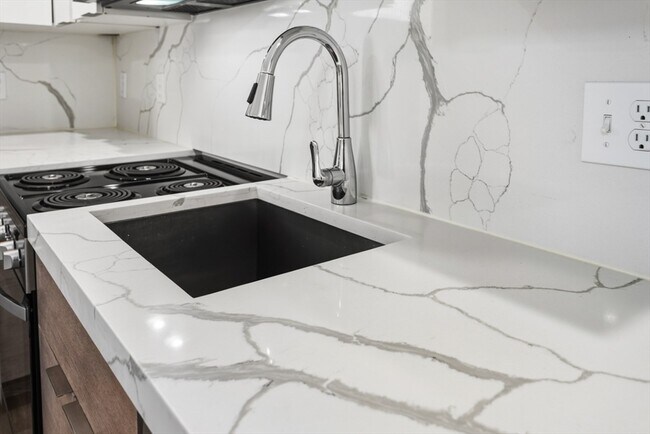 Building Photo - 41 Wolcott St