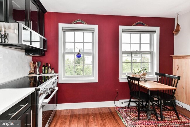 Building Photo - 1808 W Abingdon Dr