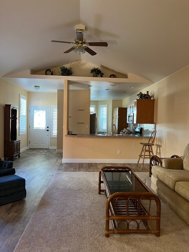 Building Photo - 2472 Chardonnay Dr