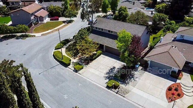 Building Photo - 6701 Tannahill Dr