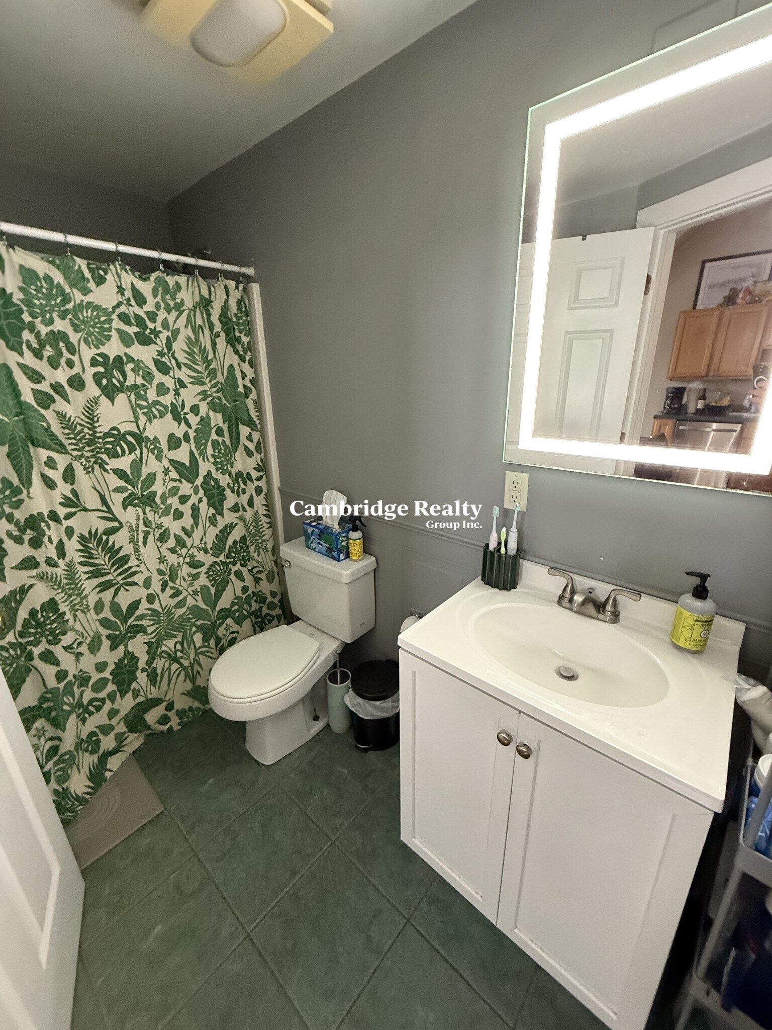 Building Photo - 241 River St