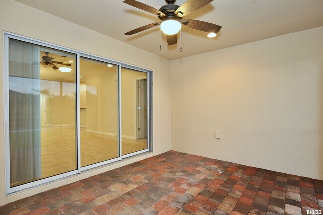 Building Photo - Beautiful 3/2 Corner Duplex with Water Vie...