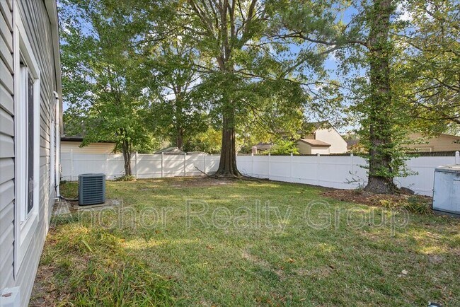 Building Photo - 630 Orangewood Dr