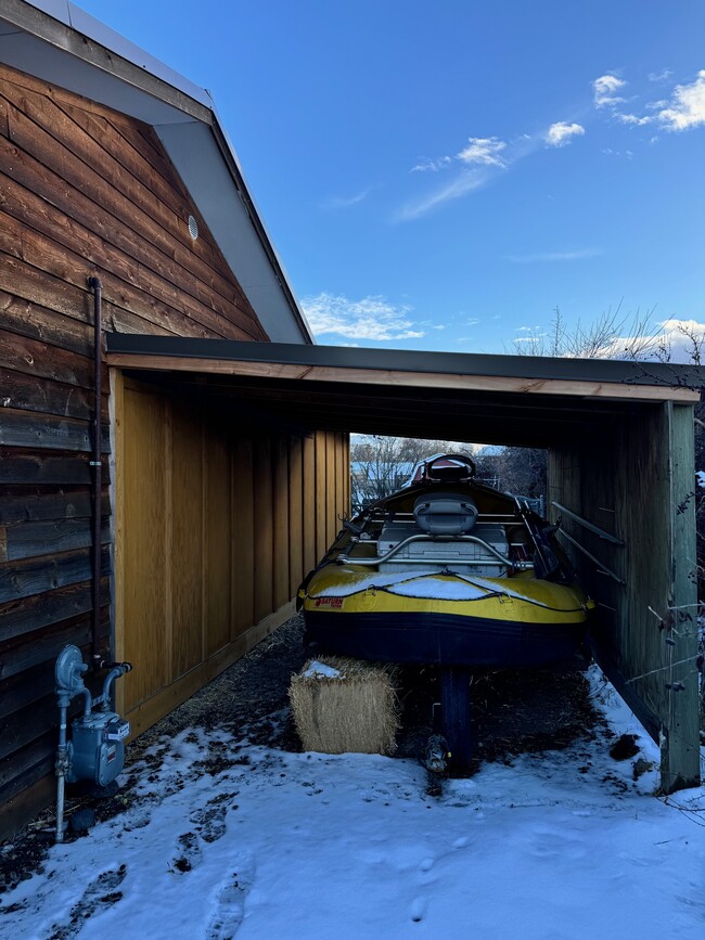 Covered parking - side of house - 92 E Rosebud Ave