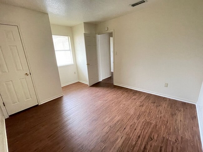 Building Photo - 3914 Oak Valley Dr