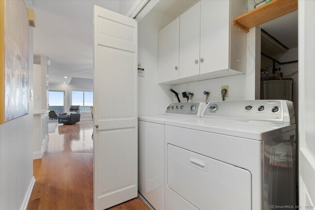 Building Photo - 146 Chittenden Field Ln