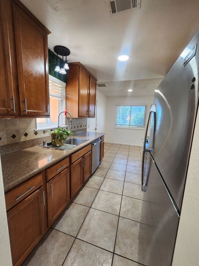 Building Photo - 73477 Desert Trail Dr