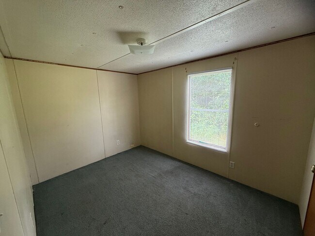 Building Photo - 330 Fire Tower Rd