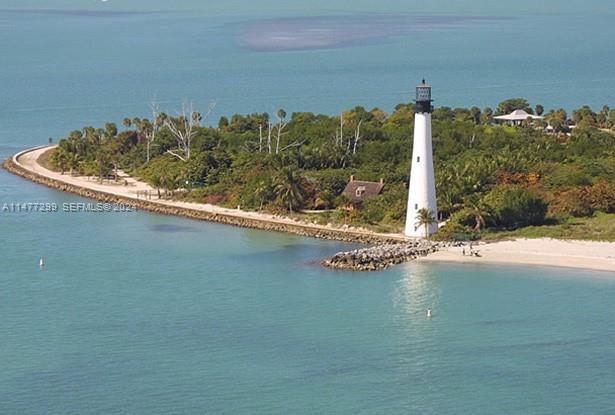 Building Photo - 325 Fernwood Rd