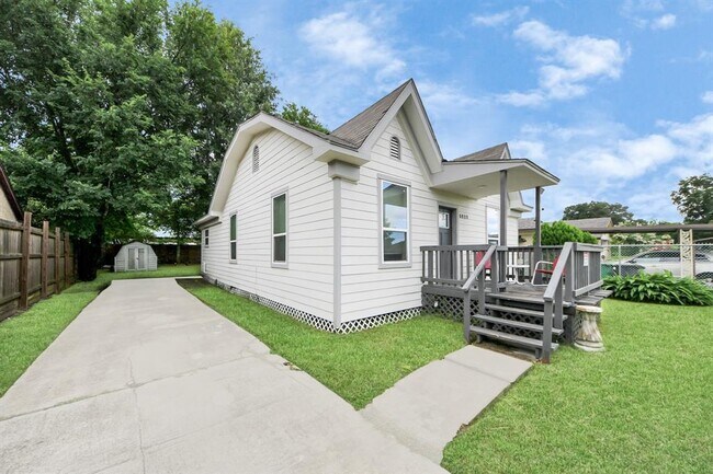 Primary Photo - 6917 Rook Blvd