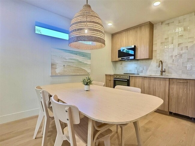 Building Photo - 150 51st St N