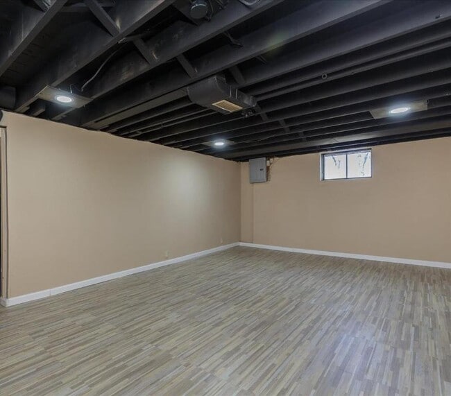 Building Photo - 4321 Melba Ave