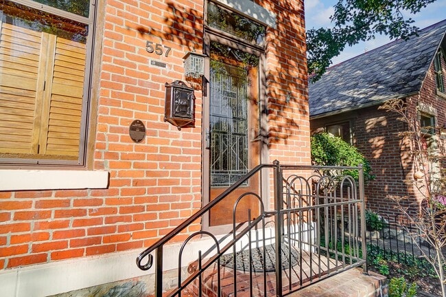 Building Photo - 557 S Grant Ave