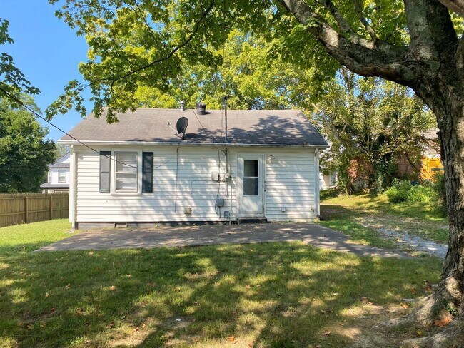 Building Photo - 719 Perkins Ave