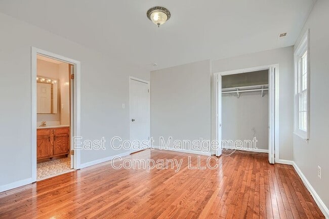 Building Photo - 28 Ebbing Ct