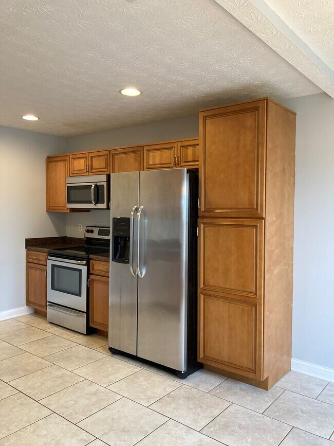 Building Photo - 141 Twin Lakes Dr