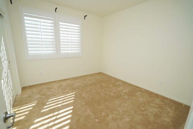 Building Photo - River Village 4 Bedroom Home in Santa Clarita.