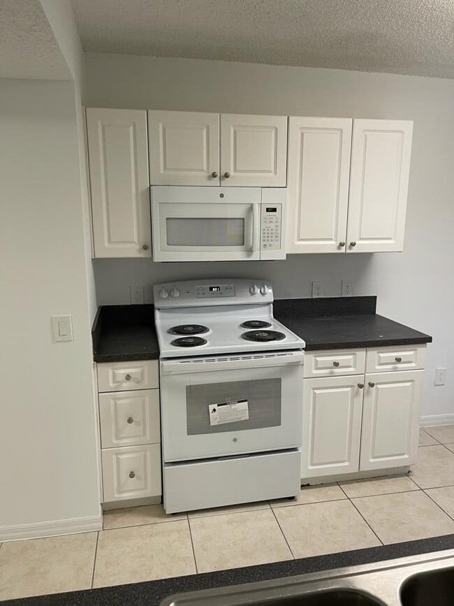 Building Photo - 9640 NW 2nd St