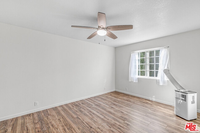 Building Photo - 4537 College View Ave