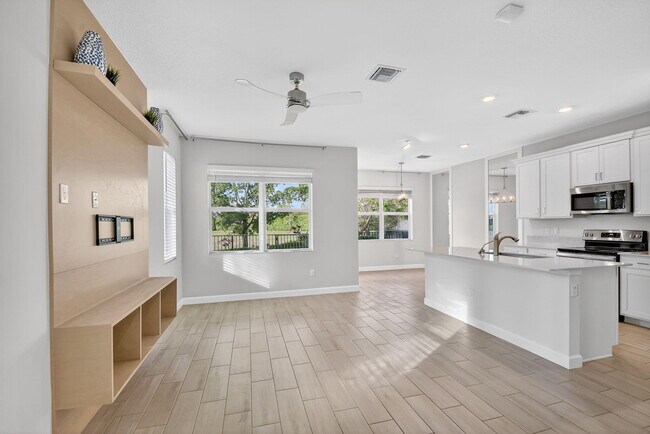 Building Photo - 4839 Navali Dr