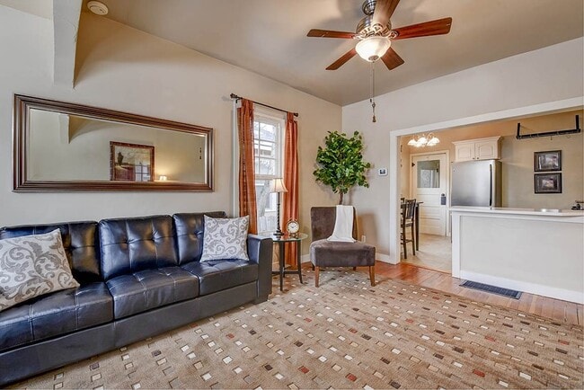 Building Photo - 216 N 19th St