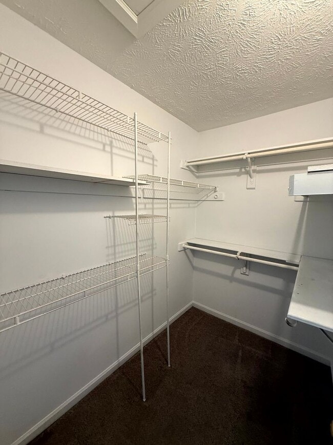 Building Photo - 5481 Landview Pl