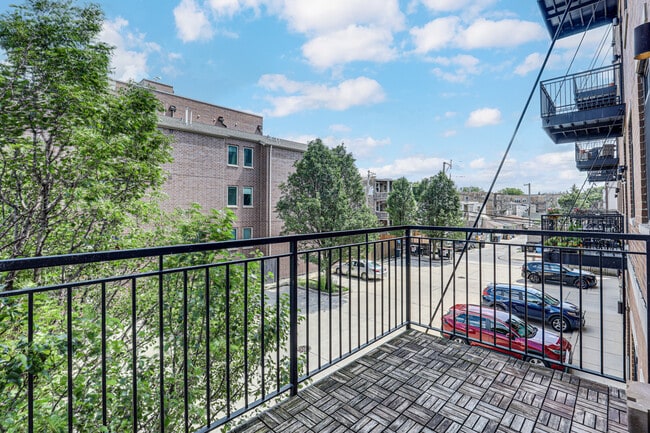 Building Photo - 4755 N Washtenaw Ave