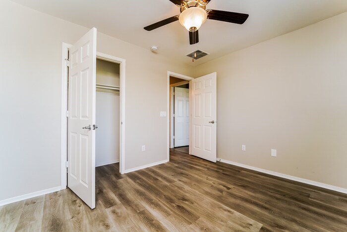 Building Photo - 6531 S Calle Diablo Dr