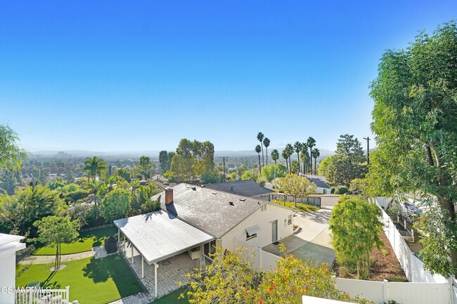 Building Photo - 23353 Balmoral Ln